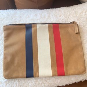 Clare V flat clutch